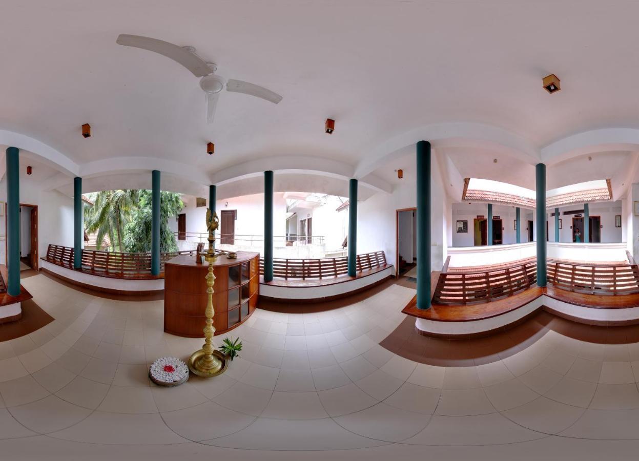 Estuary Sarovar Premiere Poovar Island Exterior photo