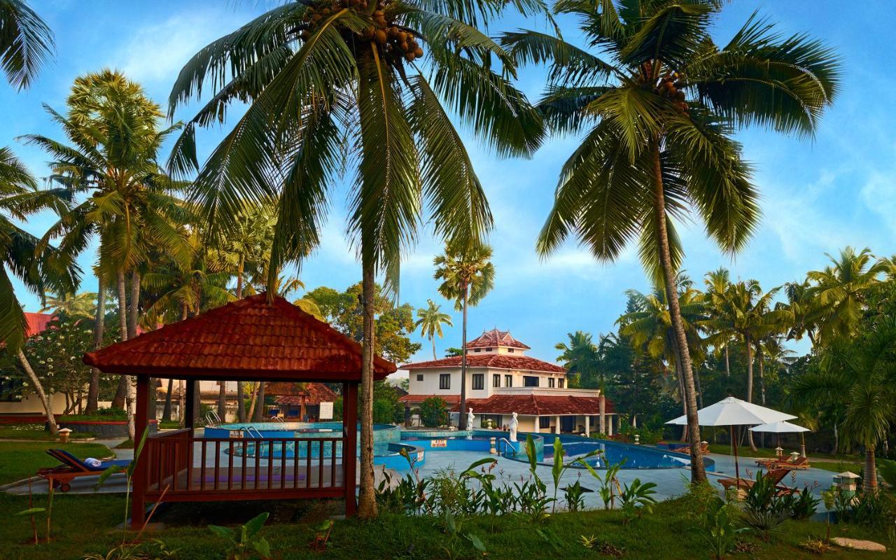 Estuary Sarovar Premiere Poovar Island Exterior photo