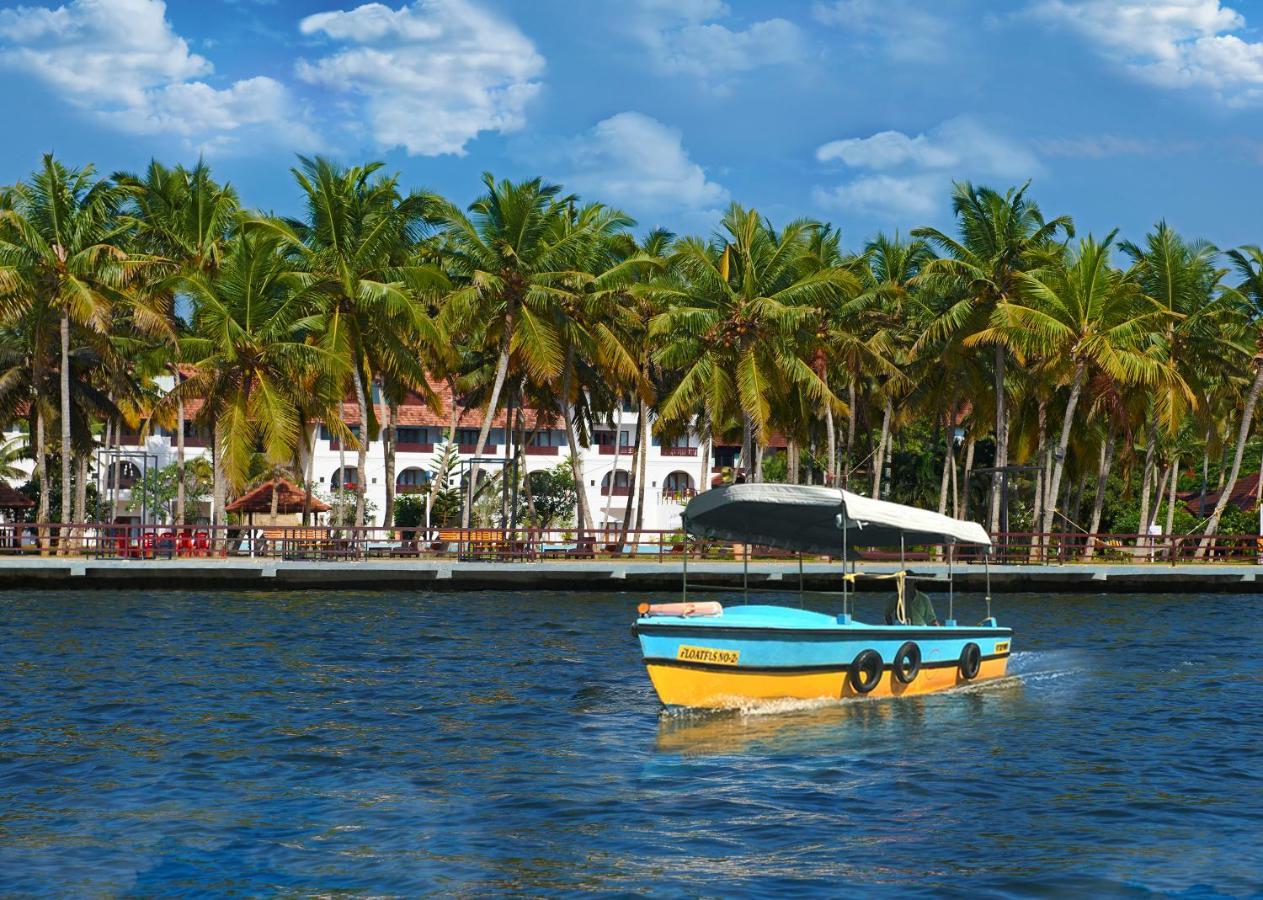Estuary Sarovar Premiere Poovar Island Exterior photo